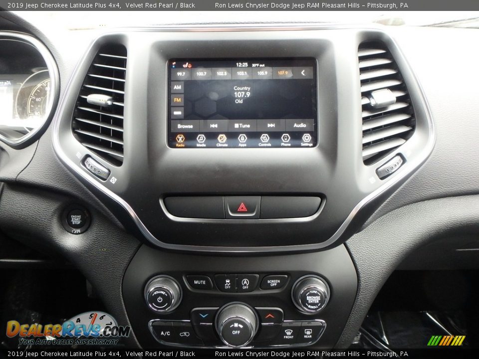 2019 Jeep Cherokee Latitude Plus 4x4 Velvet Red Pearl / Black Photo #16