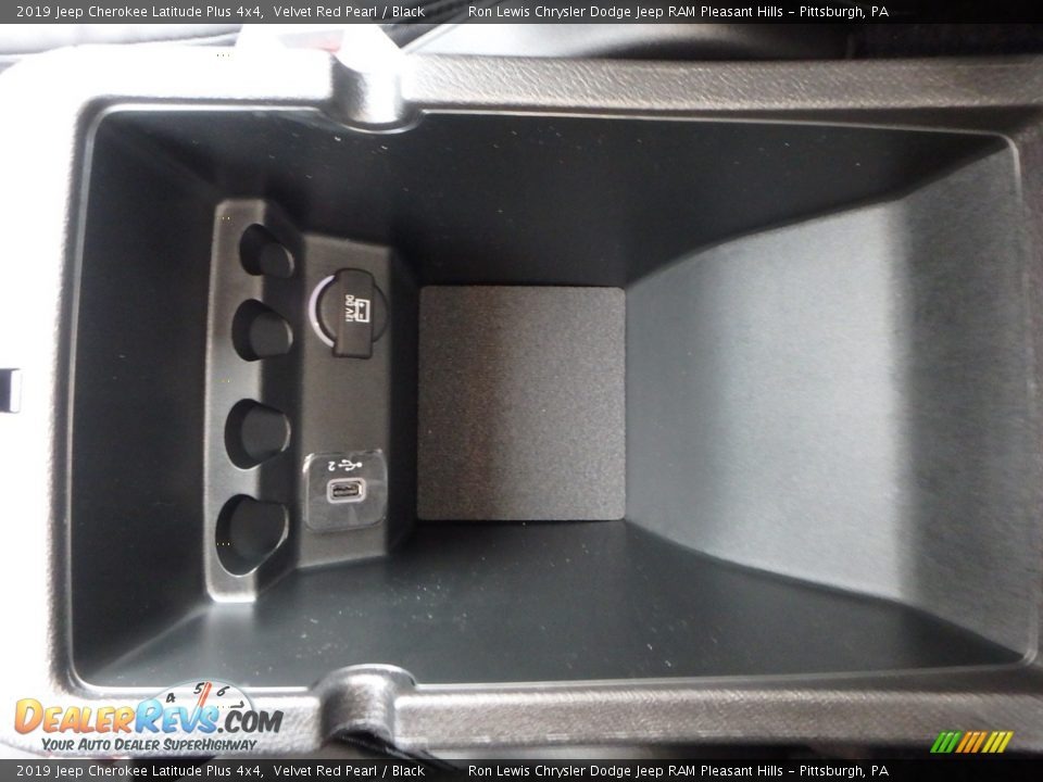 2019 Jeep Cherokee Latitude Plus 4x4 Velvet Red Pearl / Black Photo #20