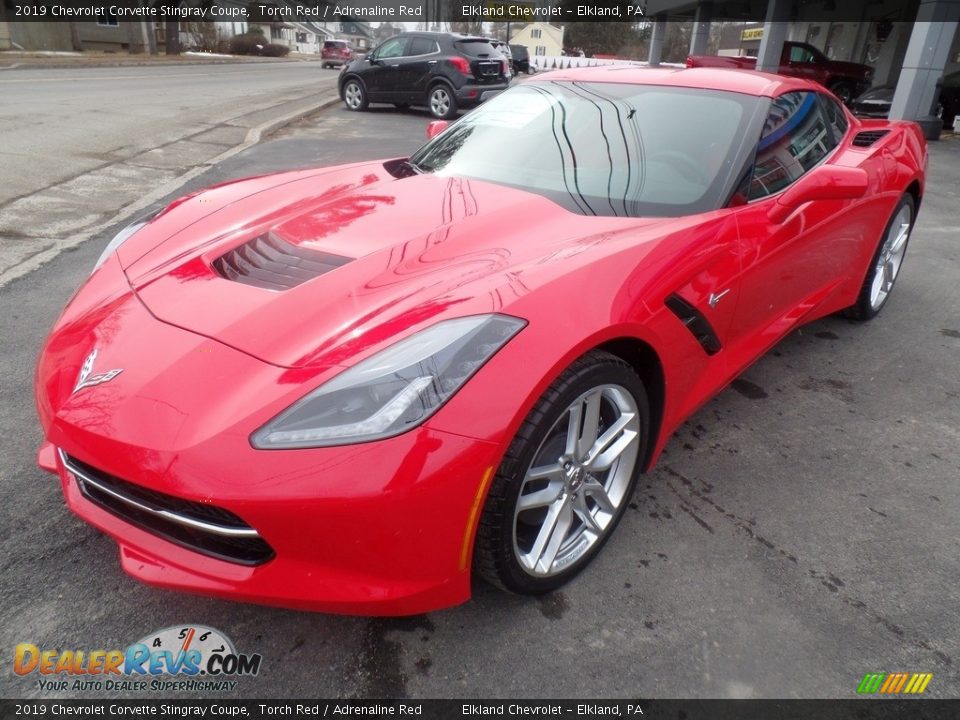Front 3/4 View of 2019 Chevrolet Corvette Stingray Coupe Photo #1