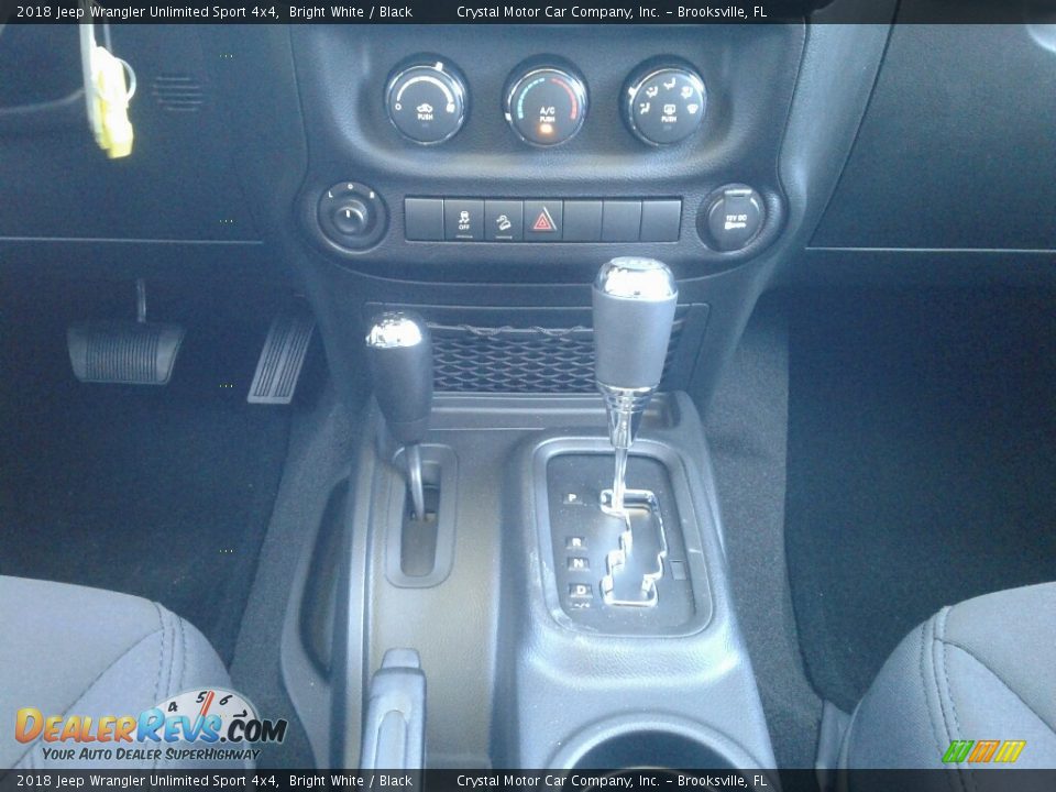 2018 Jeep Wrangler Unlimited Sport 4x4 Bright White / Black Photo #16