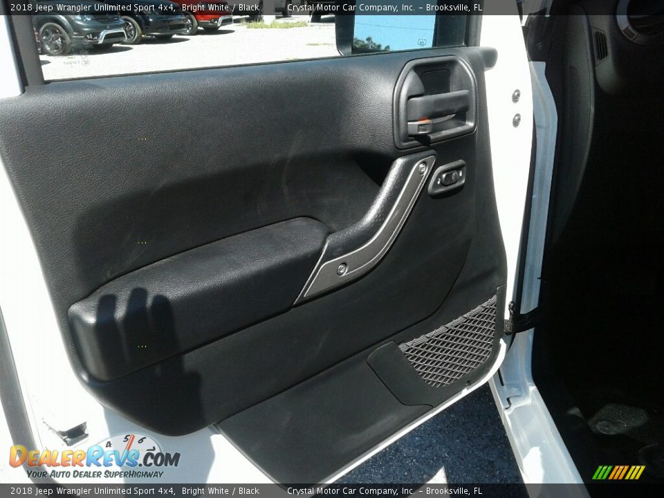 2018 Jeep Wrangler Unlimited Sport 4x4 Bright White / Black Photo #17