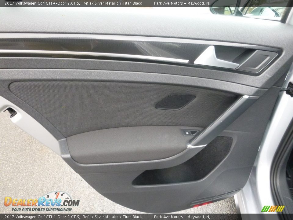 Door Panel of 2017 Volkswagen Golf GTI 4-Door 2.0T S Photo #14