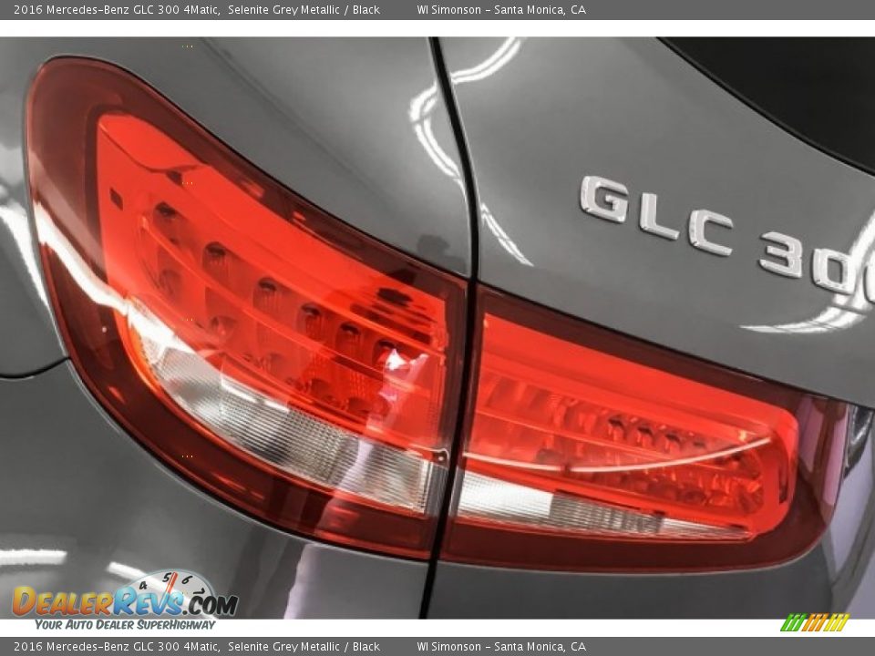 2016 Mercedes-Benz GLC 300 4Matic Selenite Grey Metallic / Black Photo #25