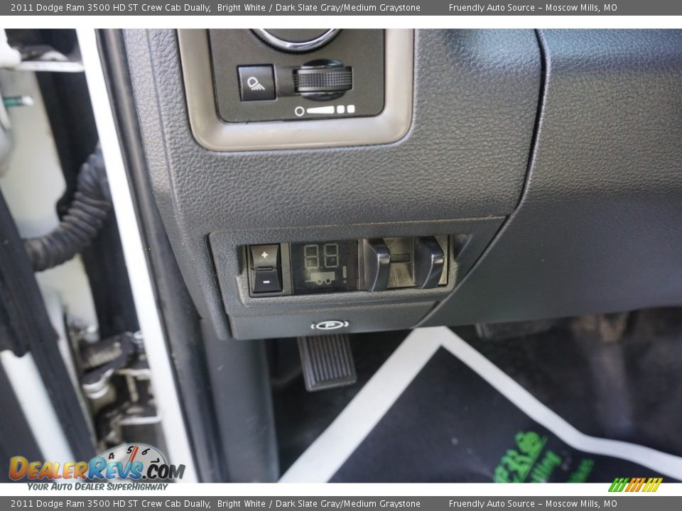 2011 Dodge Ram 3500 HD ST Crew Cab Dually Bright White / Dark Slate Gray/Medium Graystone Photo #20