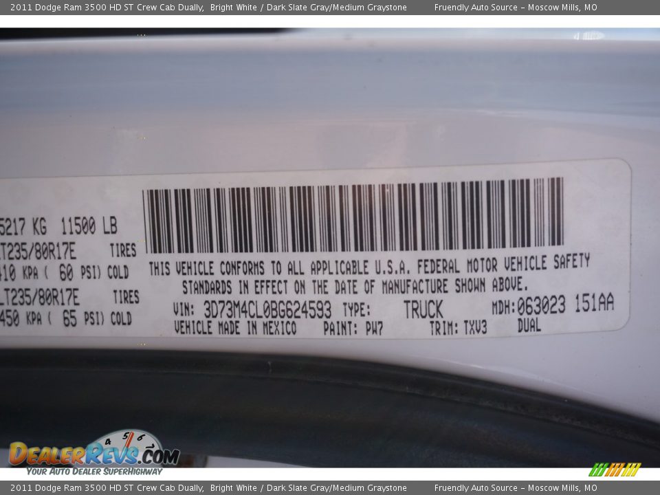 2011 Dodge Ram 3500 HD ST Crew Cab Dually Bright White / Dark Slate Gray/Medium Graystone Photo #29