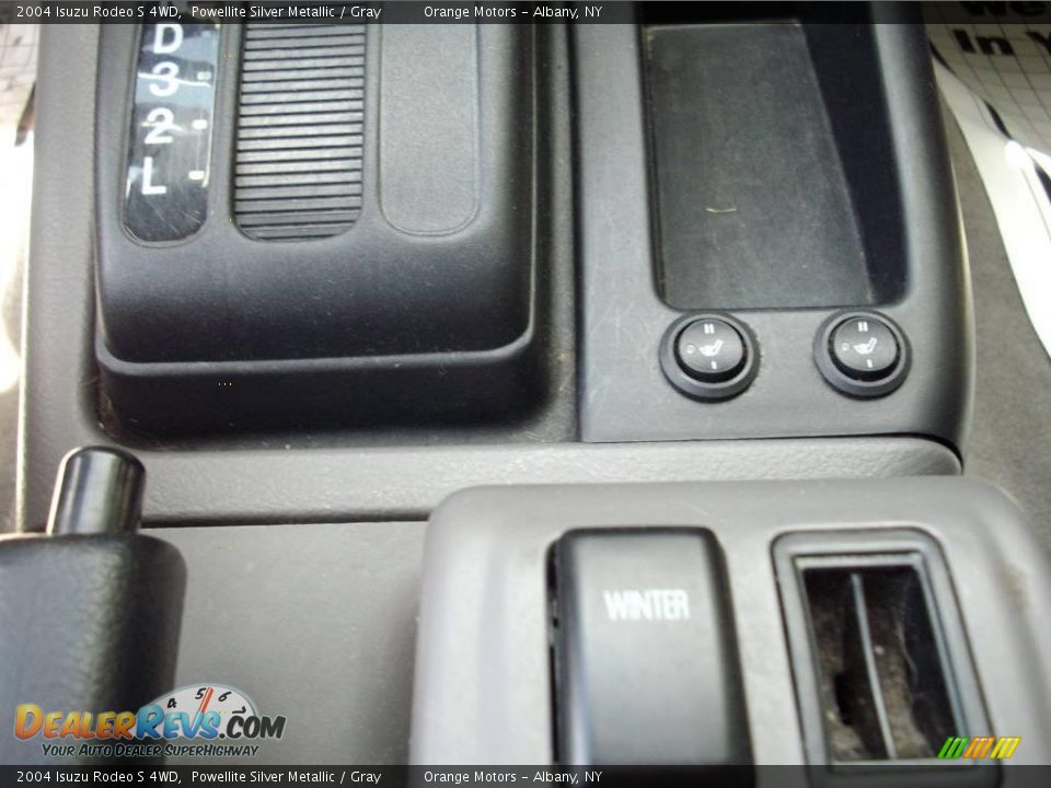 2004 Isuzu Rodeo S 4WD Powellite Silver Metallic / Gray Photo #8