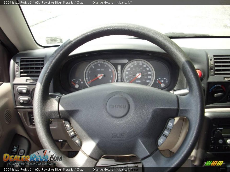 2004 Isuzu Rodeo S 4WD Powellite Silver Metallic / Gray Photo #10