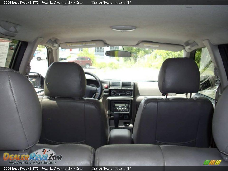 2004 Isuzu Rodeo S 4WD Powellite Silver Metallic / Gray Photo #14
