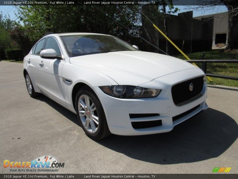 2018 Jaguar XE 20d Premium Fuji White / Latte Photo #2