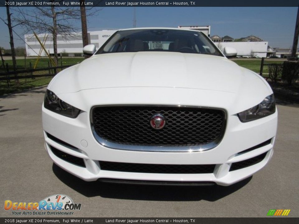 2018 Jaguar XE 20d Premium Fuji White / Latte Photo #9