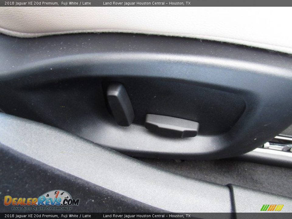 2018 Jaguar XE 20d Premium Fuji White / Latte Photo #20