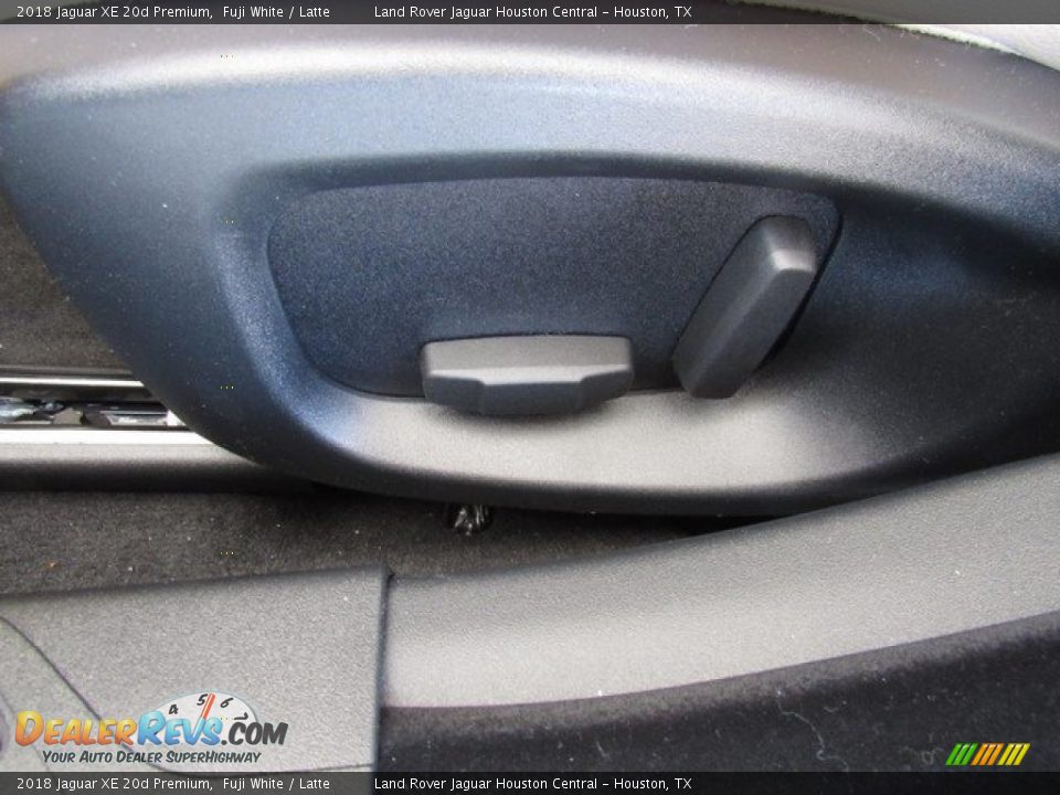 2018 Jaguar XE 20d Premium Fuji White / Latte Photo #27