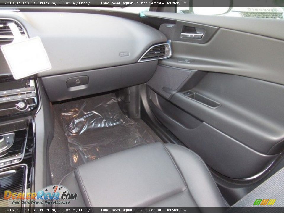 2018 Jaguar XE 30t Premium Fuji White / Ebony Photo #15