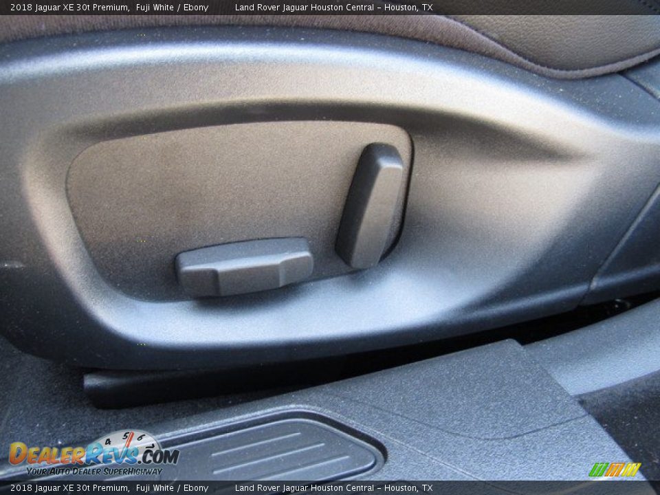 2018 Jaguar XE 30t Premium Fuji White / Ebony Photo #26