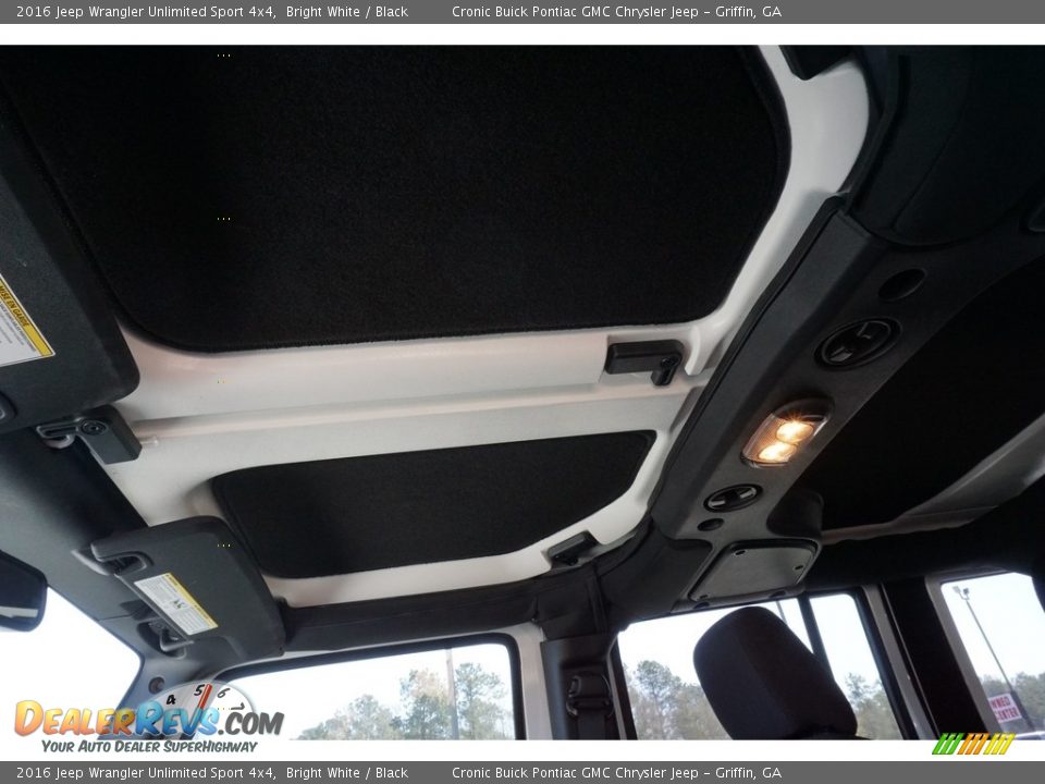 2016 Jeep Wrangler Unlimited Sport 4x4 Bright White / Black Photo #7
