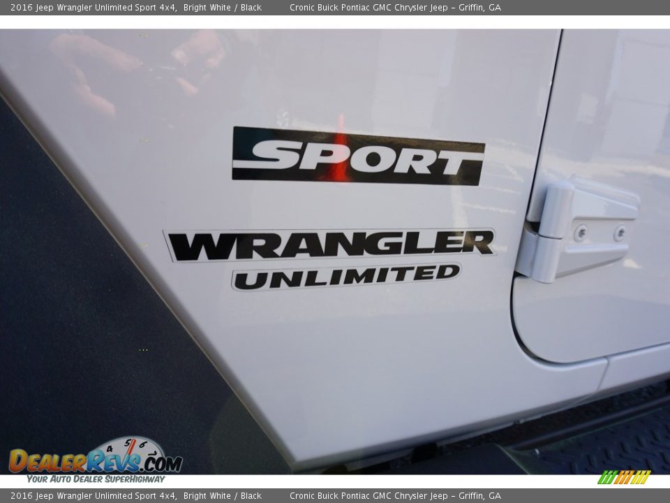 2016 Jeep Wrangler Unlimited Sport 4x4 Bright White / Black Photo #20