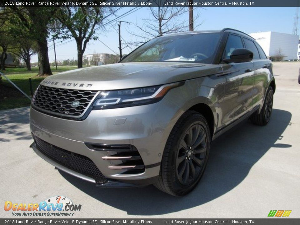 Front 3/4 View of 2018 Land Rover Range Rover Velar R Dynamic SE Photo #10