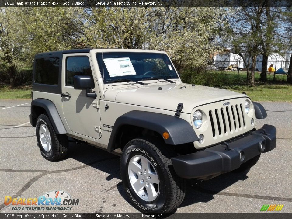 Front 3/4 View of 2018 Jeep Wrangler Sport 4x4 Photo #4