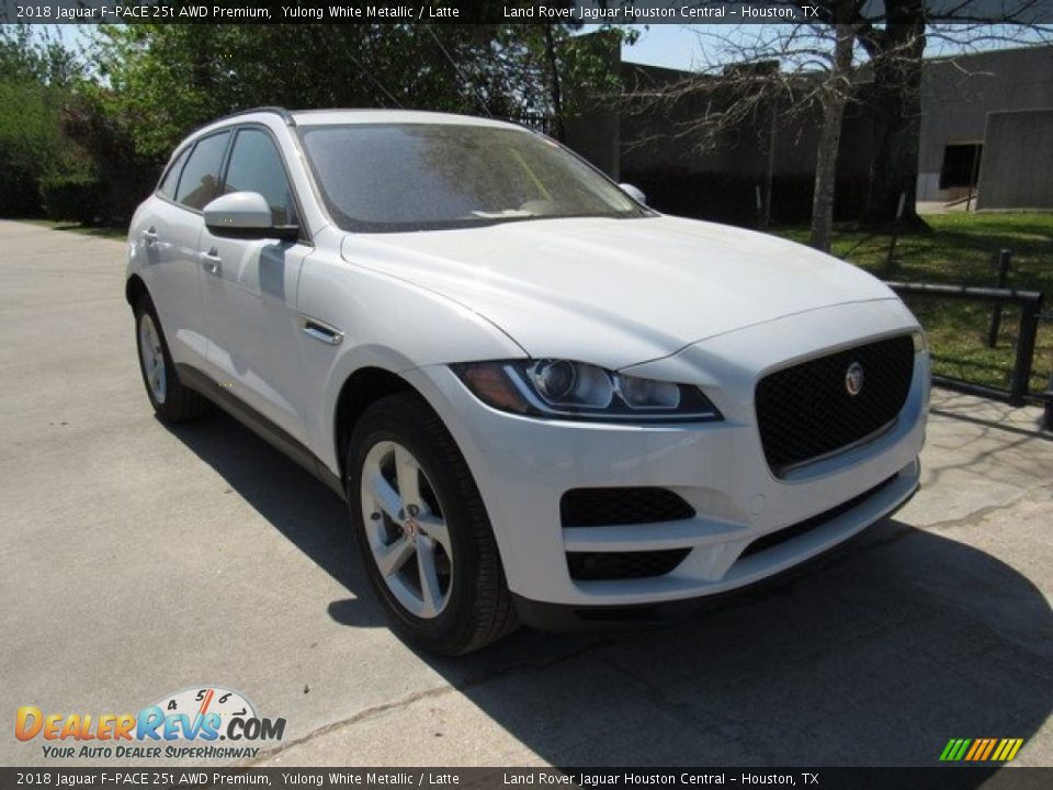 2018 Jaguar F-PACE 25t AWD Premium Yulong White Metallic / Latte Photo #2