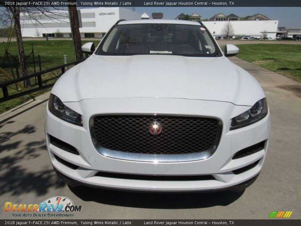 2018 Jaguar F-PACE 25t AWD Premium Yulong White Metallic / Latte Photo #9