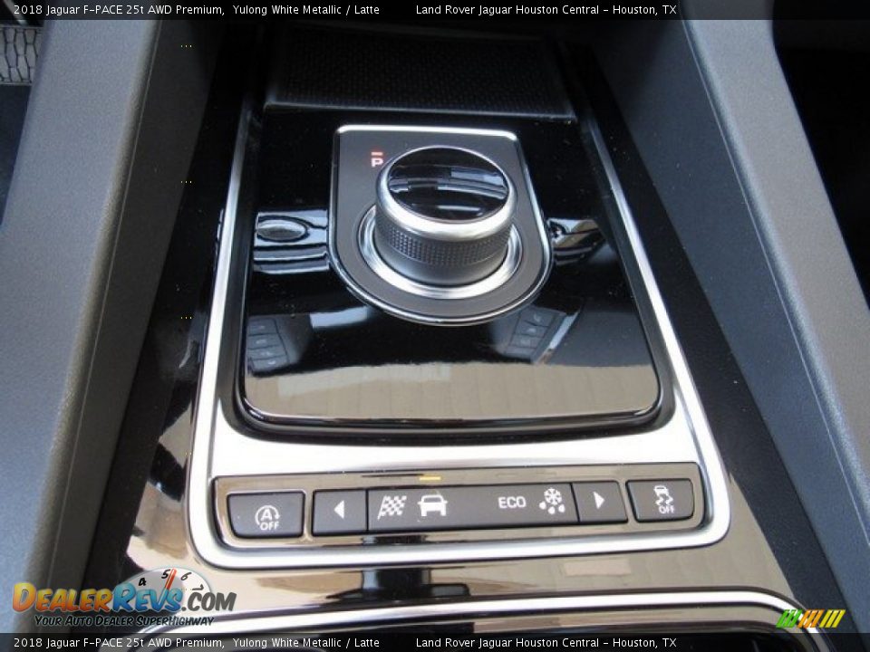 2018 Jaguar F-PACE 25t AWD Premium Yulong White Metallic / Latte Photo #34