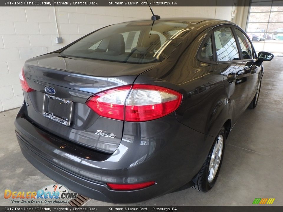 2017 Ford Fiesta SE Sedan Magnetic / Charcoal Black Photo #2