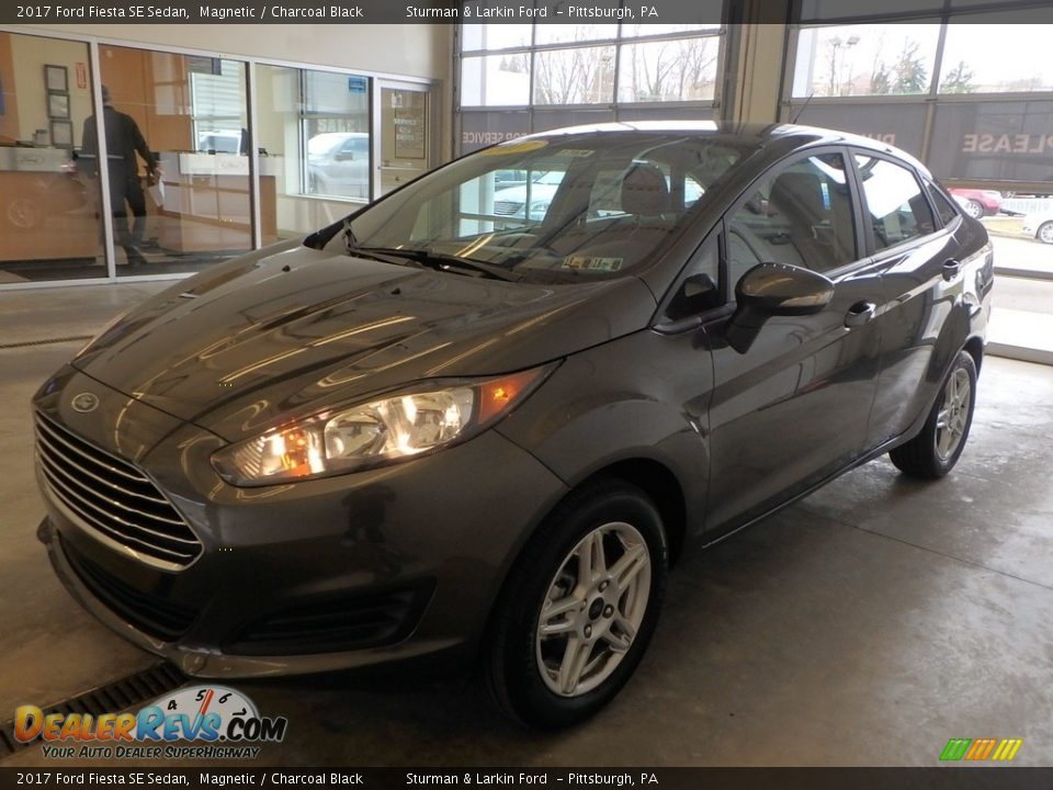 2017 Ford Fiesta SE Sedan Magnetic / Charcoal Black Photo #4