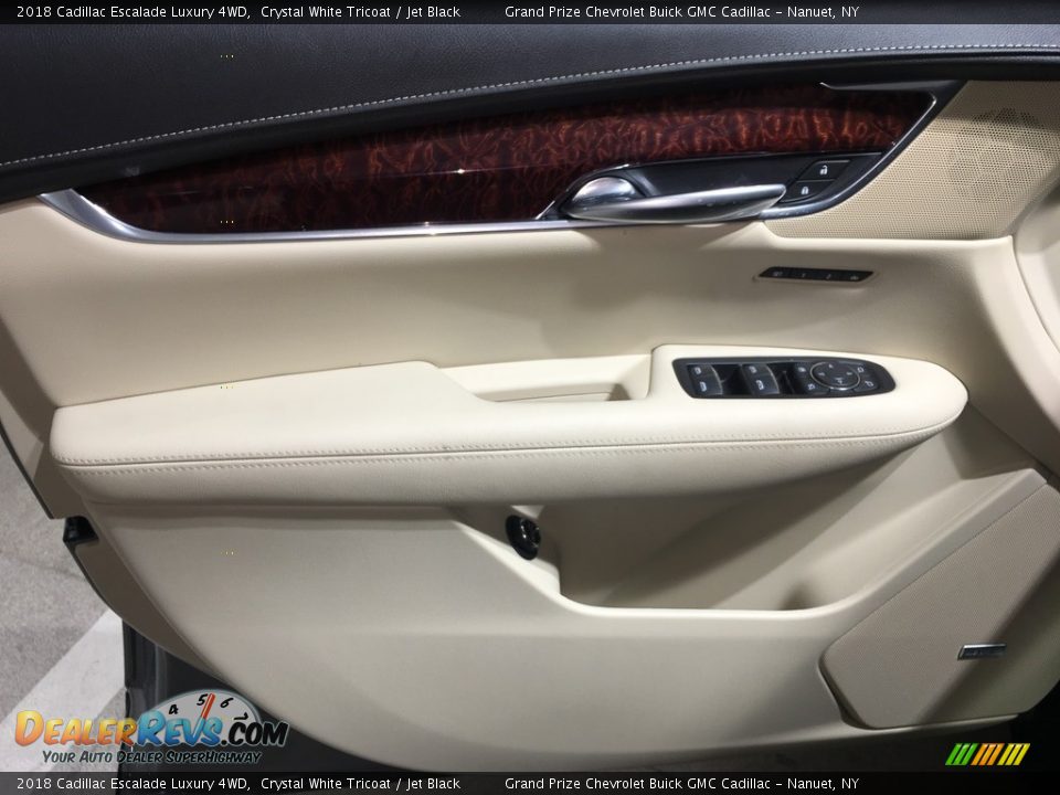 2018 Cadillac Escalade Luxury 4WD Crystal White Tricoat / Jet Black Photo #11