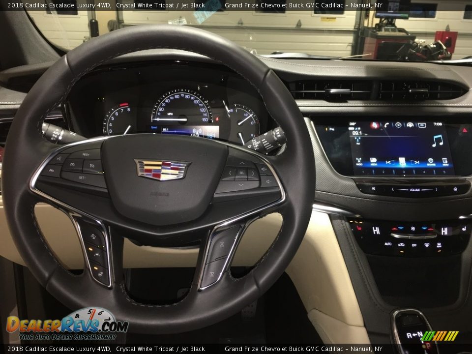 2018 Cadillac Escalade Luxury 4WD Crystal White Tricoat / Jet Black Photo #14