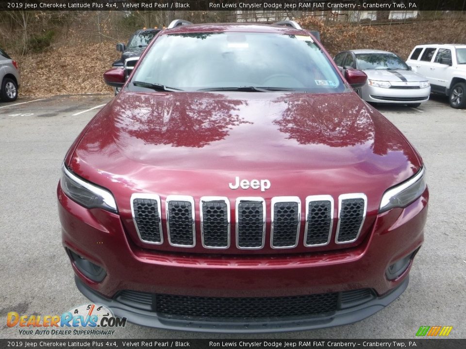 2019 Jeep Cherokee Latitude Plus 4x4 Velvet Red Pearl / Black Photo #8