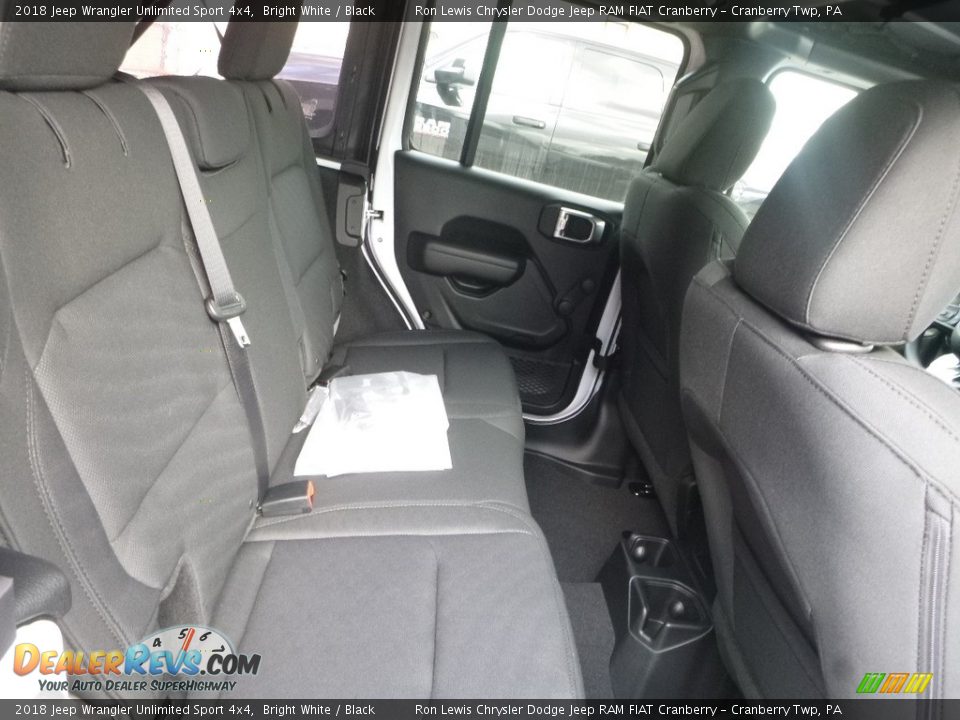 2018 Jeep Wrangler Unlimited Sport 4x4 Bright White / Black Photo #10
