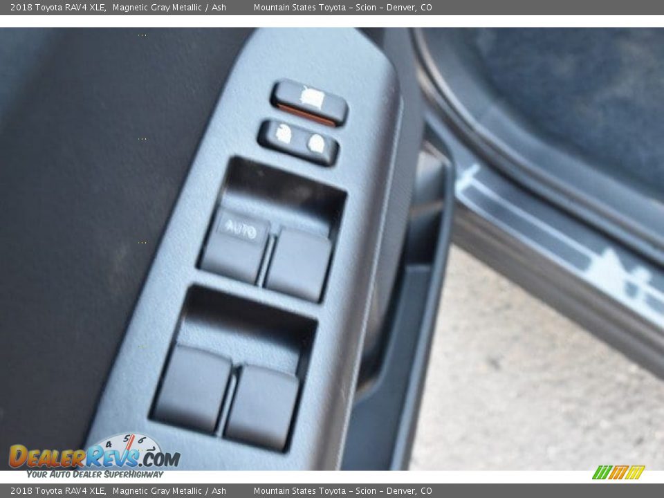 2018 Toyota RAV4 XLE Magnetic Gray Metallic / Ash Photo #24