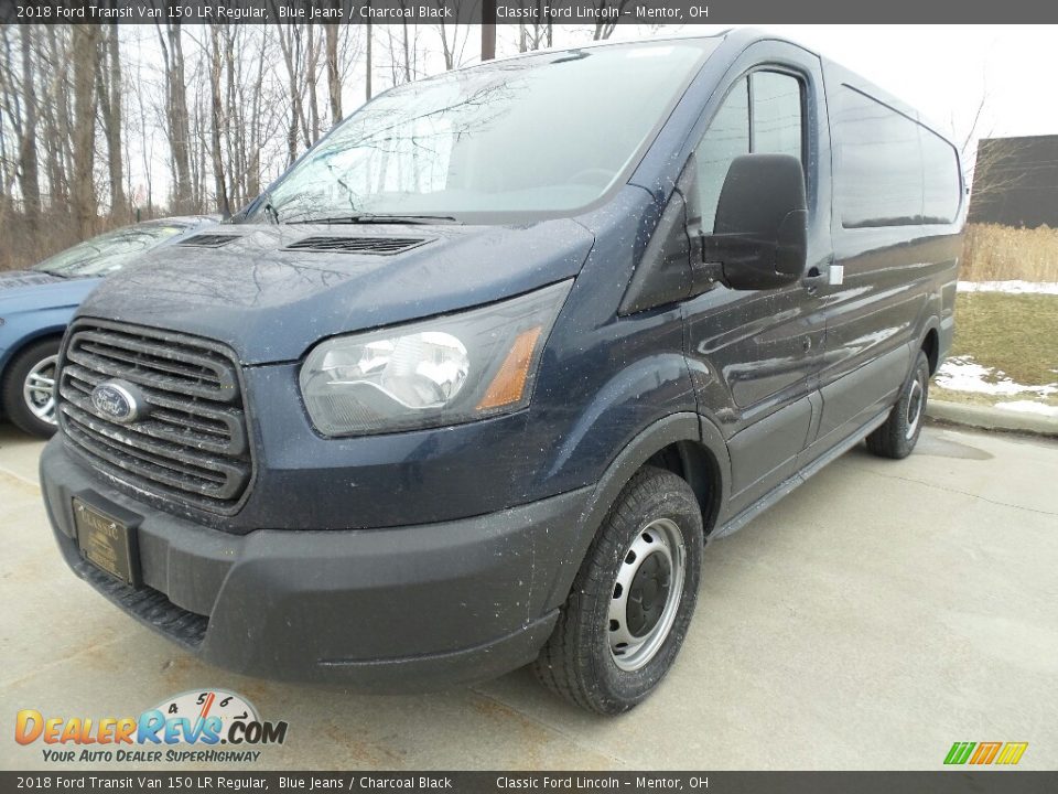 Front 3/4 View of 2018 Ford Transit Van 150 LR Regular Photo #1
