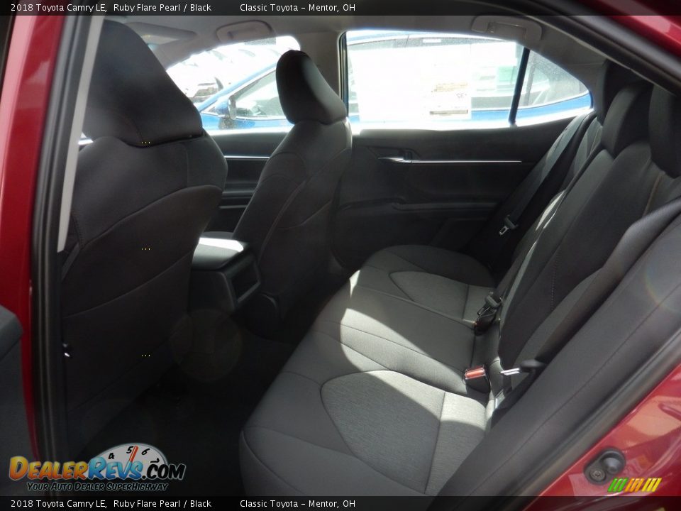 2018 Toyota Camry LE Ruby Flare Pearl / Black Photo #4