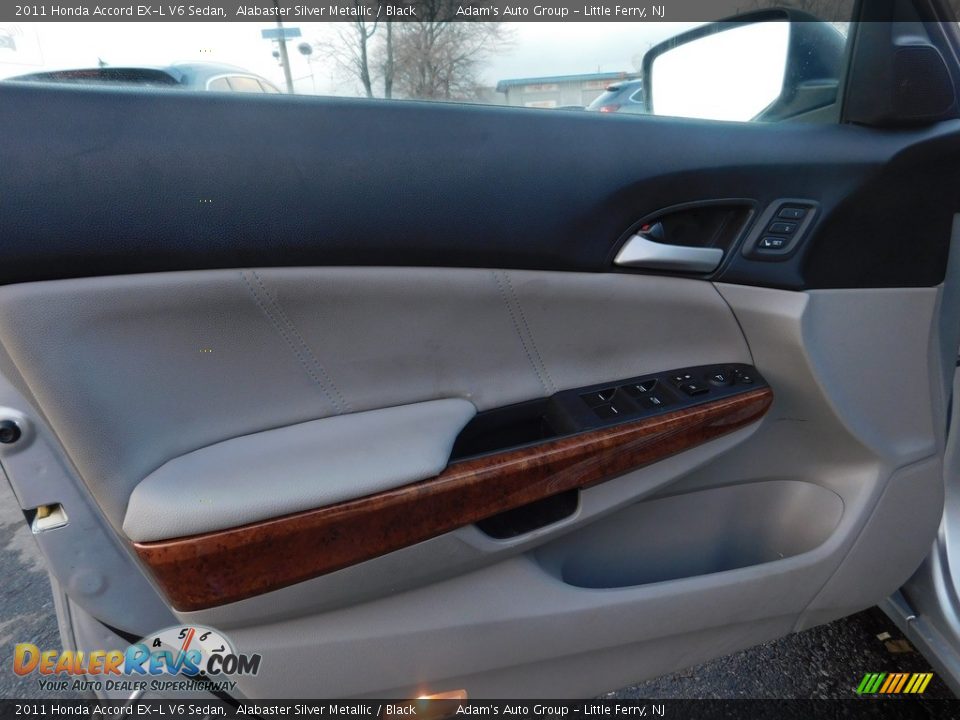 2011 Honda Accord EX-L V6 Sedan Alabaster Silver Metallic / Black Photo #17