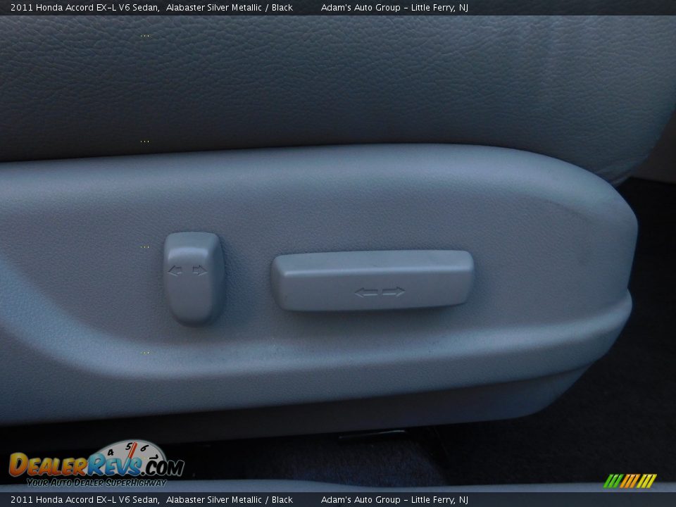 2011 Honda Accord EX-L V6 Sedan Alabaster Silver Metallic / Black Photo #22