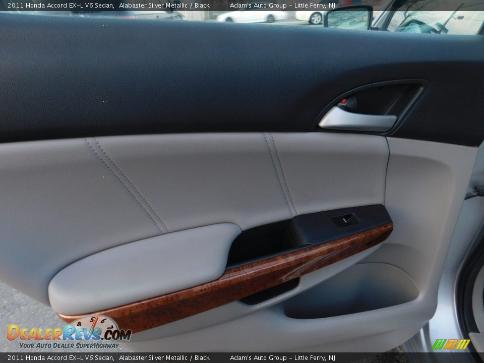 2011 Honda Accord EX-L V6 Sedan Alabaster Silver Metallic / Black Photo #31
