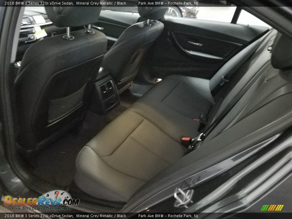 2018 BMW 3 Series 320i xDrive Sedan Mineral Grey Metallic / Black Photo #16