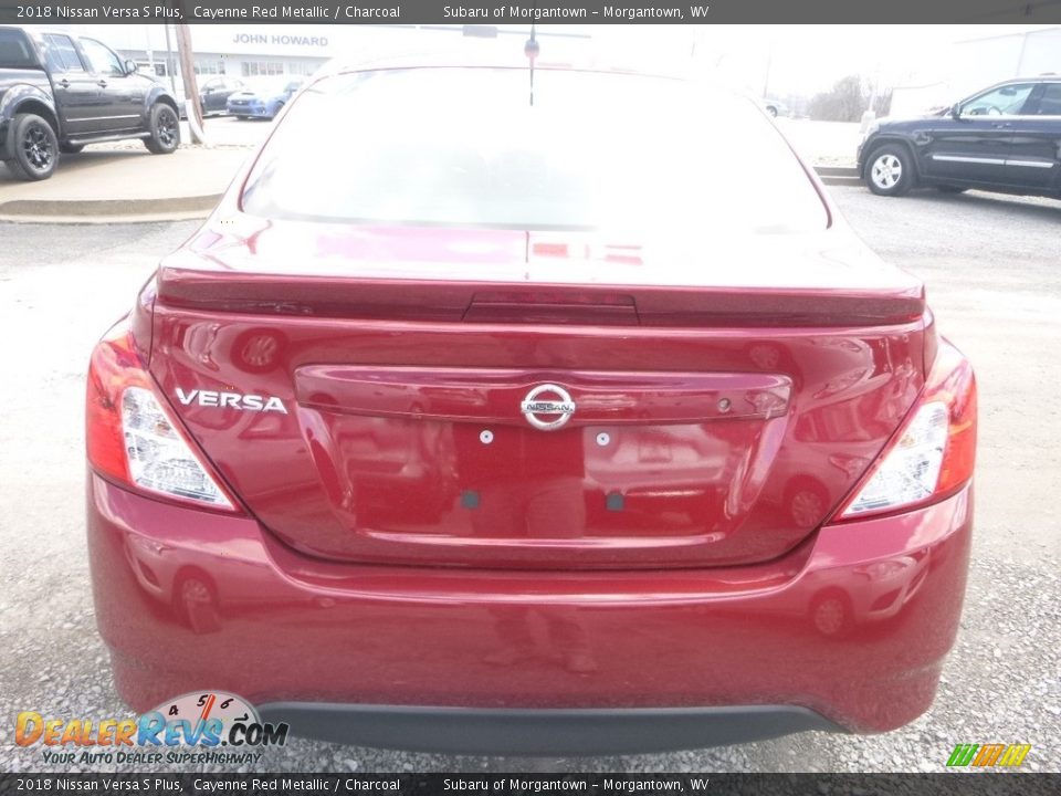 2018 Nissan Versa S Plus Cayenne Red Metallic / Charcoal Photo #5