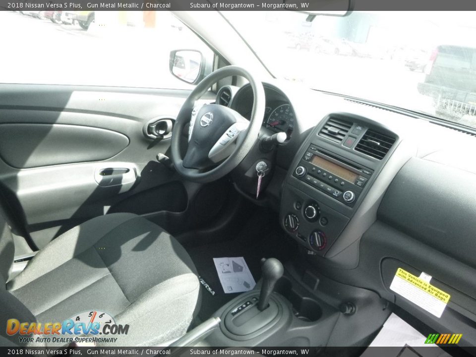 2018 Nissan Versa S Plus Gun Metal Metallic / Charcoal Photo #12