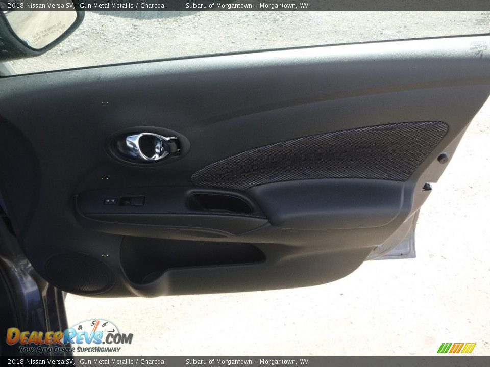 2018 Nissan Versa SV Gun Metal Metallic / Charcoal Photo #10