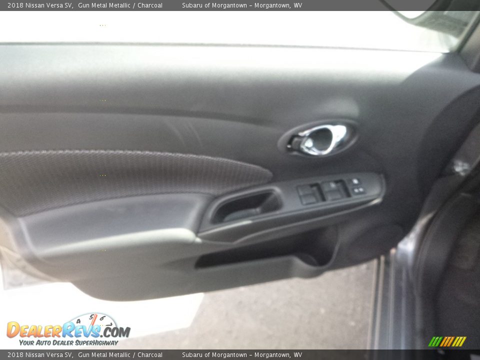 2018 Nissan Versa SV Gun Metal Metallic / Charcoal Photo #15