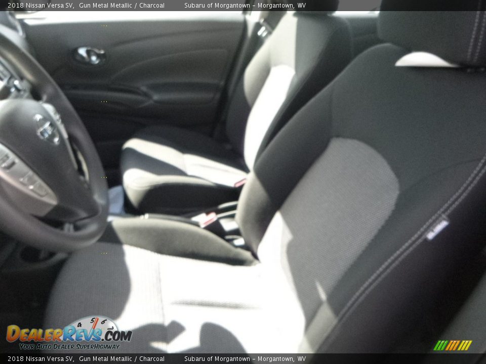 2018 Nissan Versa SV Gun Metal Metallic / Charcoal Photo #16