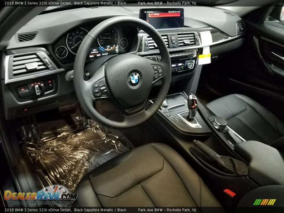 2018 BMW 3 Series 320i xDrive Sedan Black Sapphire Metallic / Black Photo #13