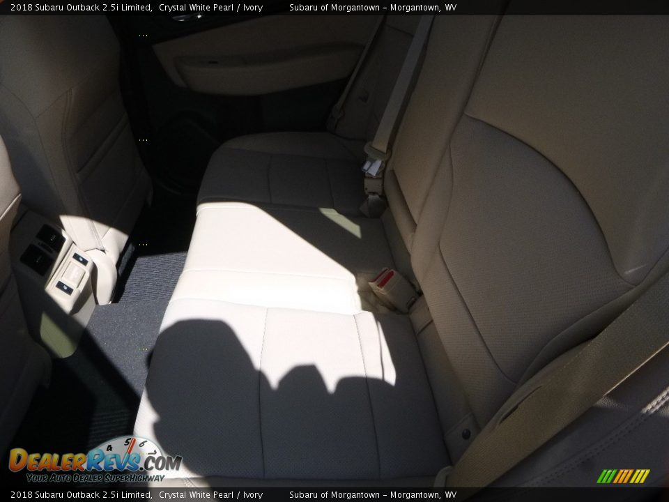 2018 Subaru Outback 2.5i Limited Crystal White Pearl / Ivory Photo #10
