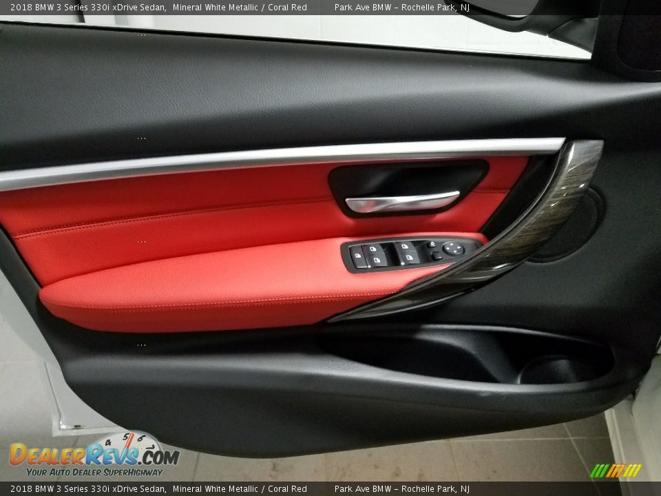 2018 BMW 3 Series 330i xDrive Sedan Mineral White Metallic / Coral Red Photo #12