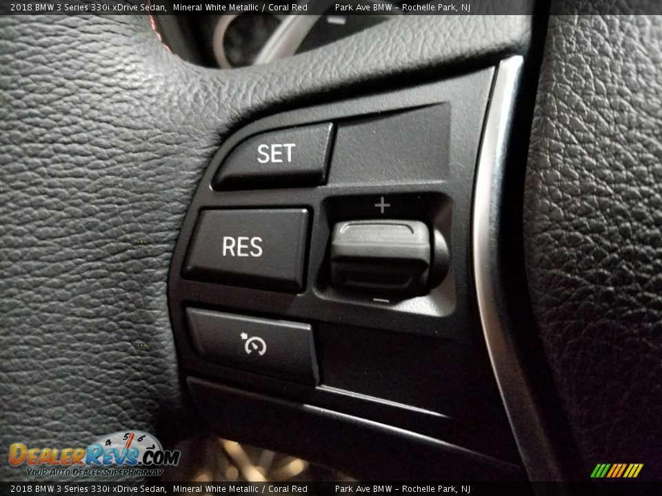 2018 BMW 3 Series 330i xDrive Sedan Mineral White Metallic / Coral Red Photo #16