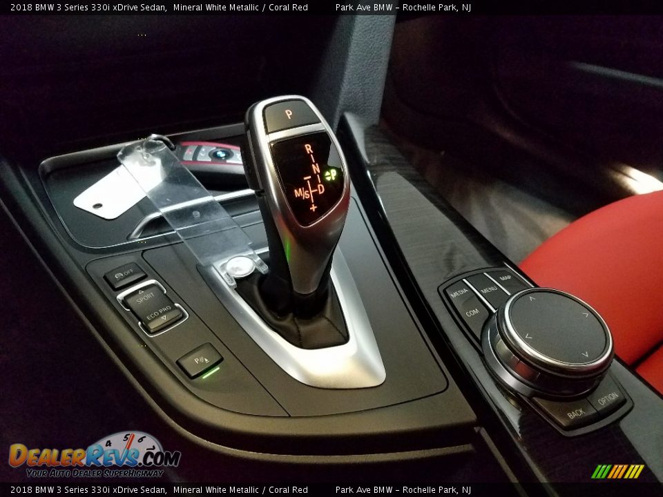 2018 BMW 3 Series 330i xDrive Sedan Mineral White Metallic / Coral Red Photo #19
