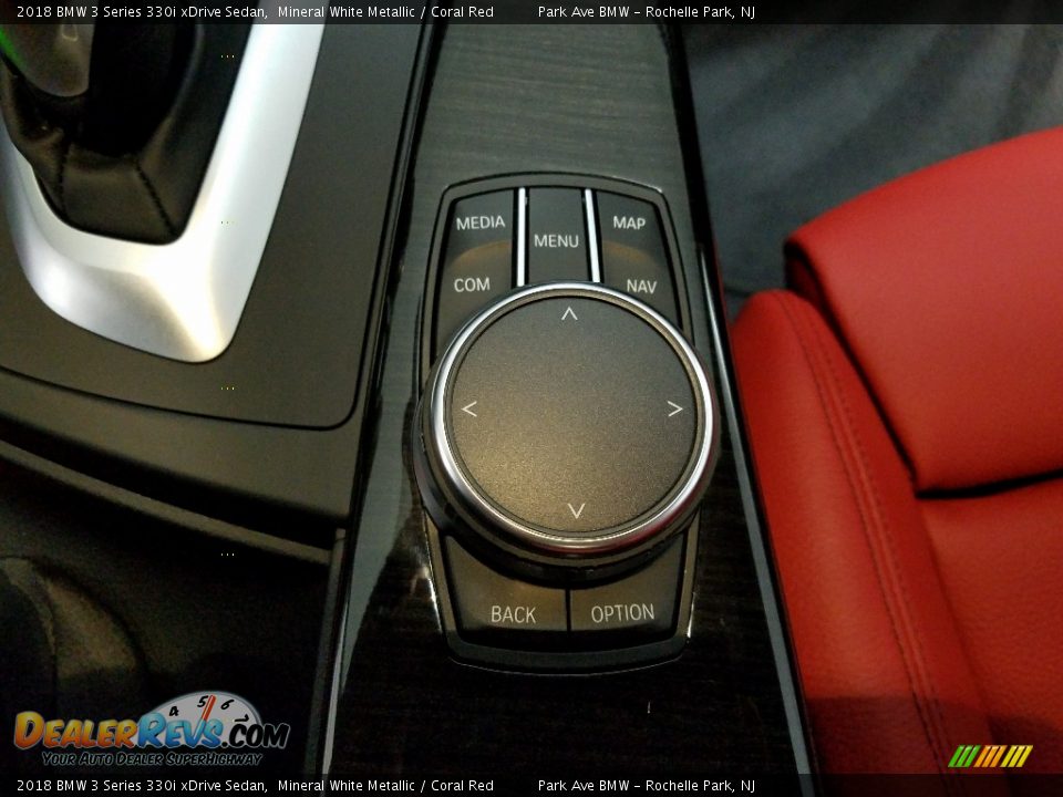 2018 BMW 3 Series 330i xDrive Sedan Mineral White Metallic / Coral Red Photo #20