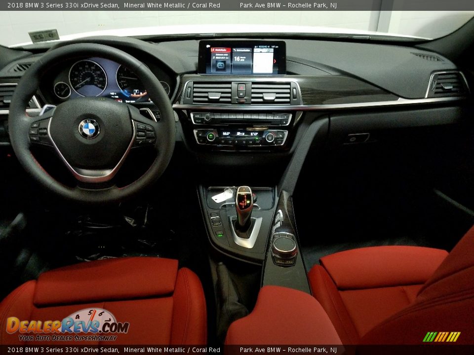 2018 BMW 3 Series 330i xDrive Sedan Mineral White Metallic / Coral Red Photo #22